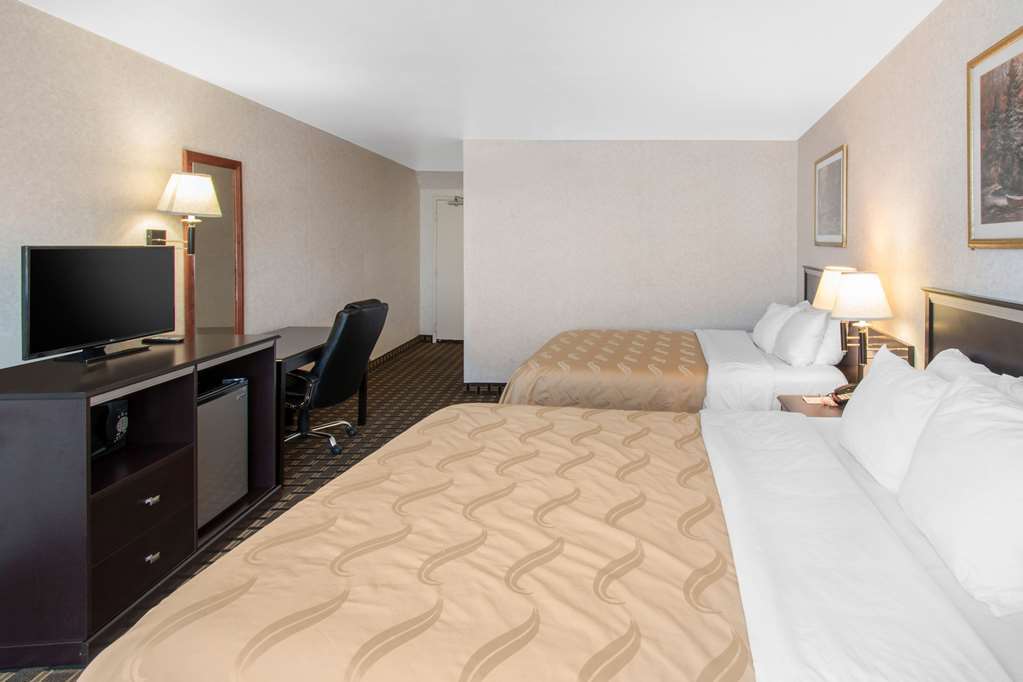 Clarion Hotel Denver Central Room photo